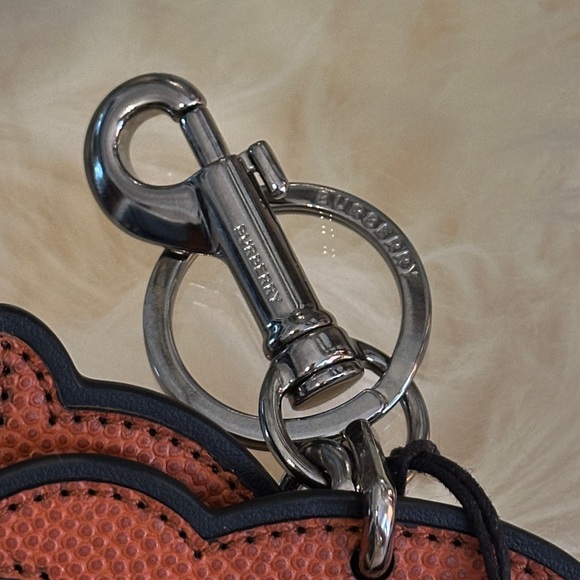 🆕 BURBERRY Calf Grain Leather Bag Charm/Keychain, Made in Italy. NWT - Picture 4 of 12